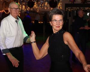 1e Kerstbal (056)